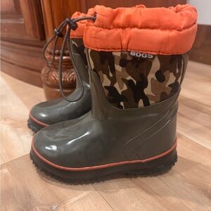 Bogs McKinley kids Boots Orange Camo 40 degree Rain/Snow Waterproof Boots Sz 13
